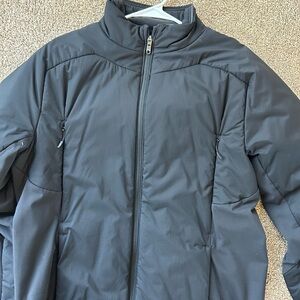 lululemon athletica Black Puffer Jacket with High Collar and Full-Length Zipper